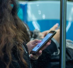 كتب مجانية وأنت في مترو القاهرة.. كل اللي محتاج تعرفه عن تطبيق كتاب من وزارة الثقافة 2026