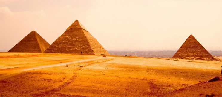 قصة الممر المخفي في الهرم الأكبر.. إزاي التكنولوجيا الحديثة كشفت سر جديد في قلب الجيزة؟