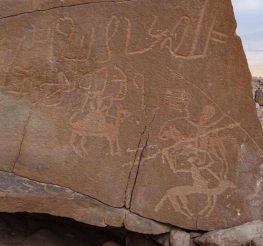 هضبة أم عراك في جنوب سيناء.. متحف طبيعي مفتوح بيحكي حكاية الإنسان من 10 آلاف سنة (صور)