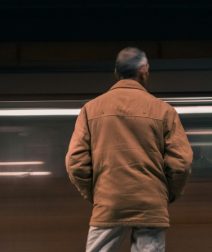 وأنت مستني القطار.. اسمع النقشبندي على رصيف مترو القاهرة