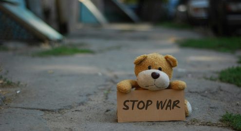 إزاي تحمي صحتك النفسية من ضغط متابعة أخبار الحروب؟ دليلك العملي