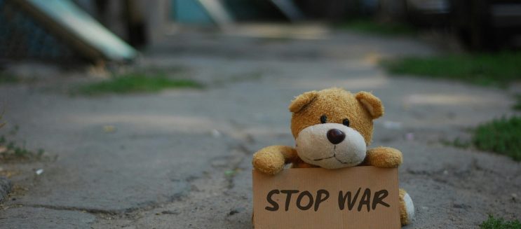 إزاي تحمي صحتك النفسية من ضغط متابعة أخبار الحروب؟ دليلك العملي