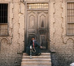 جنوب مصر بعدسة أحمد مصطفى.. حكايات بسيطة في زمن صاخب