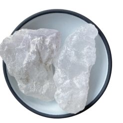 حجر الشَّبّة.. مزيل عرق طبيعي من حلاقين زمان.. هل استخدامه آمن فعلًا؟