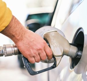 إزاي توفر بنزين عربيتك بعد زيادة الأسعار في مصر 2026: 8 نصائح عملية وفعالة