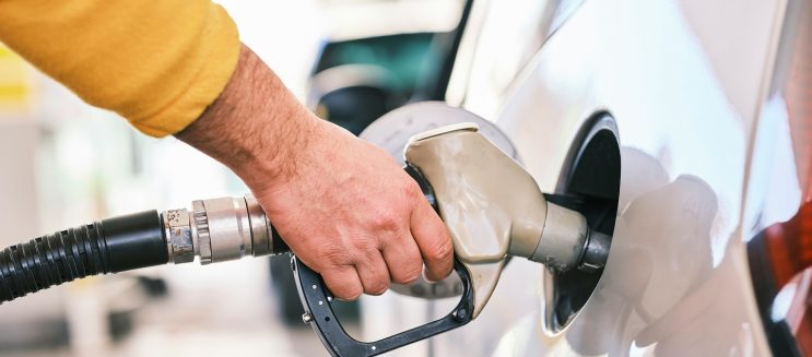 إزاي توفر بنزين عربيتك بعد زيادة الأسعار في مصر 2026: 8 نصائح عملية وفعالة