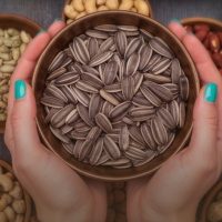 تسالي عيد الفطر 2026 في القاهرة: 5 أماكن تشتري منها مكسرات ولب وشوكولاتة ونصائح لسفرة عيد أجمل