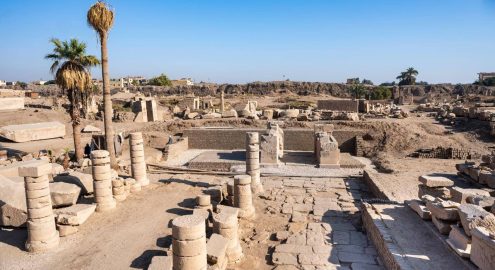 اكتشاف ساحر في معابد الكرنك.. حكاية بوابة رمسيس الثالث ولوحة عمرها آلاف السنين