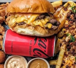 Cairo After 9: A Guide to Late-Night Food Delivery 