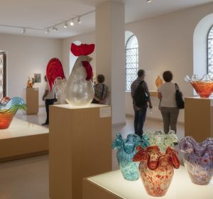 متحف فن الزجاج في الحرانية.. تجربة فنية مختلفة تمزج بين الضوء والإبداع في قلب الجيزة