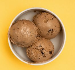 أحلى أماكن الآيس كريم في القاهرة 2026: دليلك لأحلى سكوب في الحر