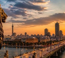 كوبري قصر النيل.. حكاية الجسر الأشهر في القاهرة وحراسه الأسود الأربعة