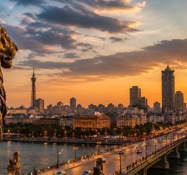 كوبري قصر النيل.. حكاية الجسر الأشهر في القاهرة وحراسه الأسود الأربعة