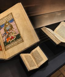 متحف دار الكتب المصرية في باب الخلق.. رحلة بين أندر المخطوطات والمصاحف والكنوز التاريخية في قلب القاهرة