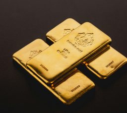 سعر الذهب اليوم في مصر الاثنين 10 أغسطس 2026.. عيار 21 بكام؟ والجنيه الذهب وصل لإيه؟