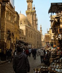 خروجة بـ500 جنيه في القاهرة القديمة.. يوم كامل بين الأزهر والحسين وخان الخليلي