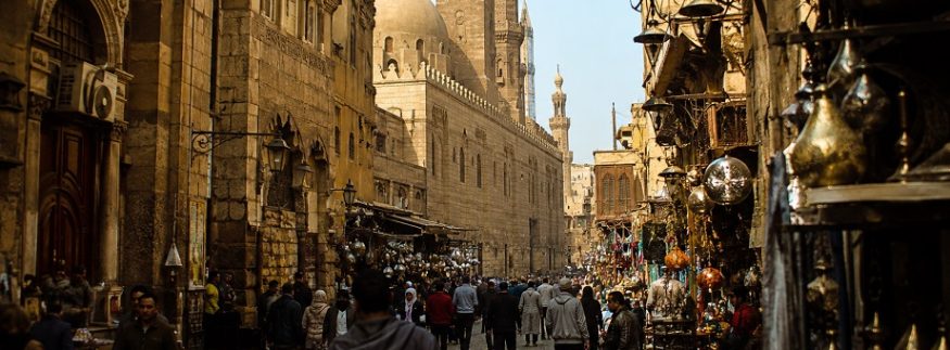 خروجة بـ500 جنيه في القاهرة القديمة.. يوم كامل بين الأزهر والحسين وخان الخليلي