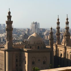 دليل جولات المشي في القاهرة التاريخية 2026: استكشف سحر العاصمة على رجليك