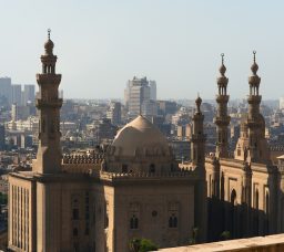 دليل جولات المشي في القاهرة التاريخية 2026: استكشف سحر العاصمة على رجليك
