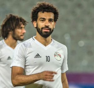 Here’s What Mo Salah Did When a Fan Proposed to Him Here’s What Mo Salah Did When a Fan Proposed to Him